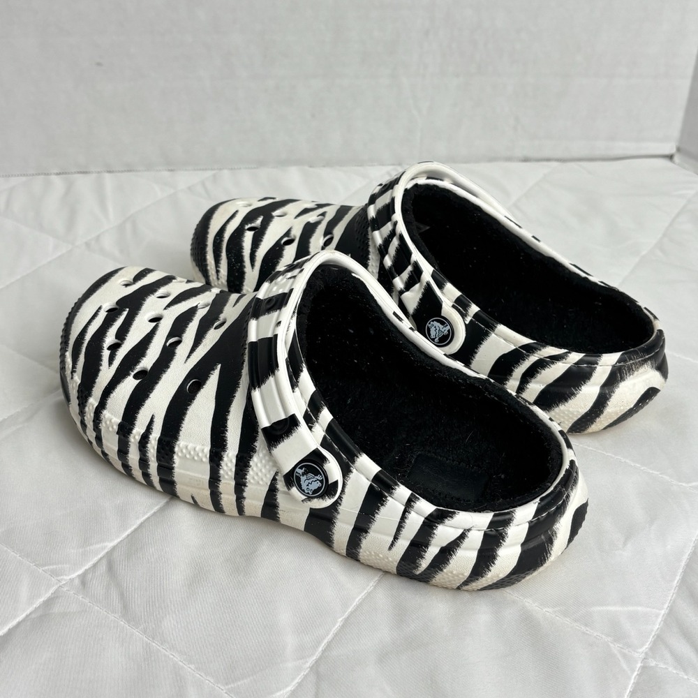 Crocs Zebra Print Faux Fur Lined Classic Clogs Womens 7 Mens 5 Black White - Picture 16 of 16